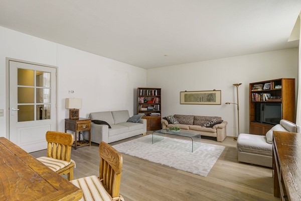 Medium property photo - Westeinde, 2512 GS Den Haag