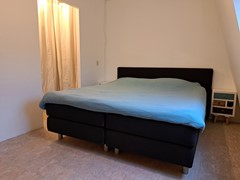 bed1.jpg