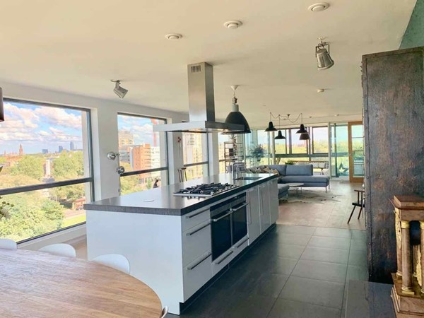 Tjalie robinsonduin 17, 2566HE The Hague