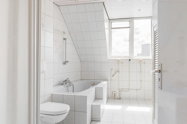 Medium property photo - Van der Waalsstraat 1, 2313 VB Leiden