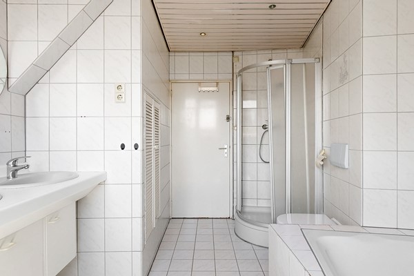 Medium property photo - Van der Waalsstraat 1, 2313 VB Leiden