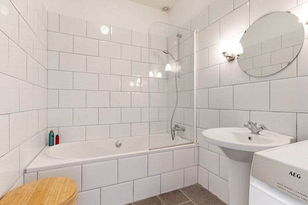 Medium property photo - Perenstraat 12, 2564 SE Den Haag