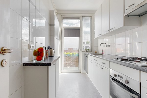Medium property photo - Perenstraat 12, 2564 SE Den Haag