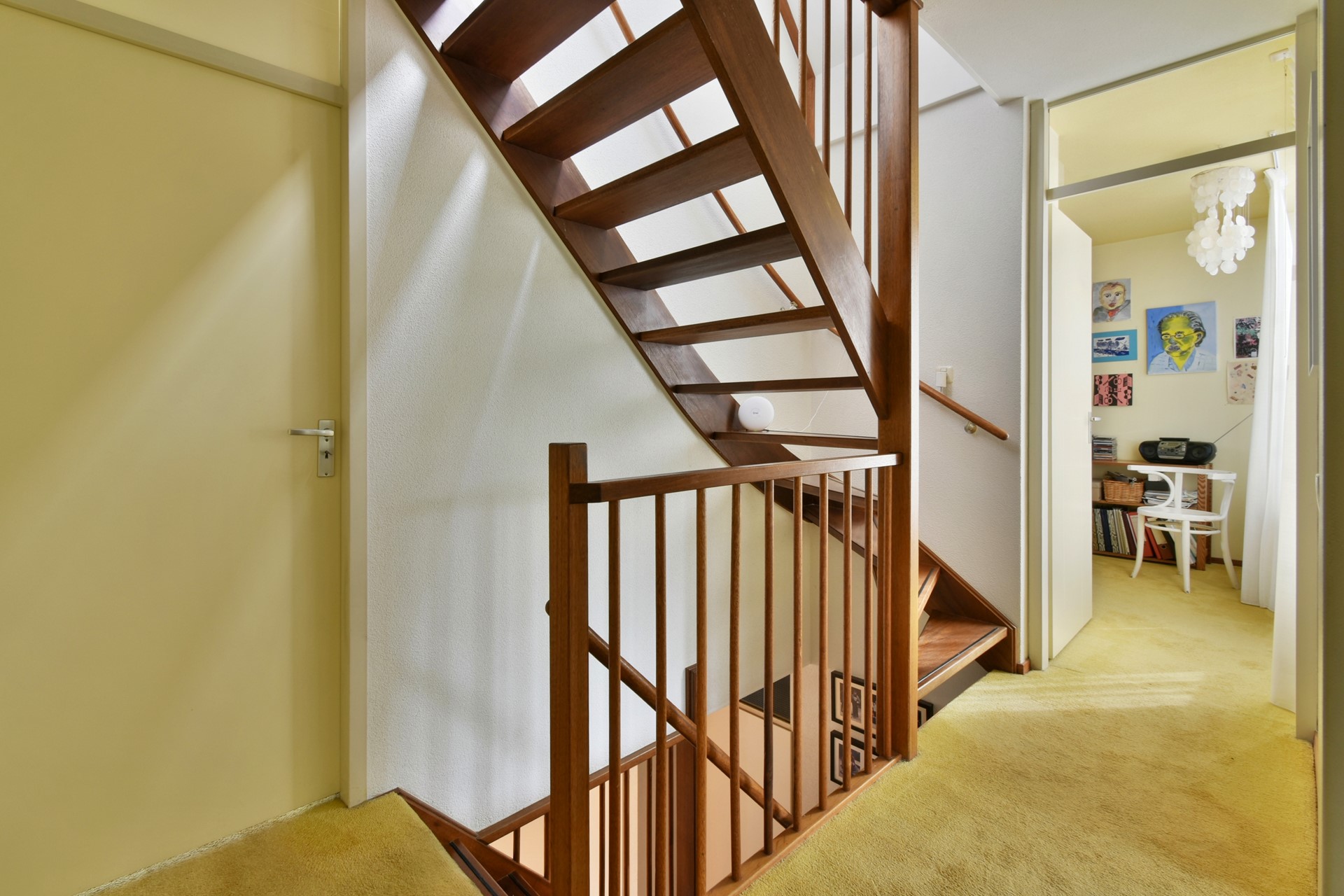 Tussenwoning te koop: Kroeskarper 6, Leiden