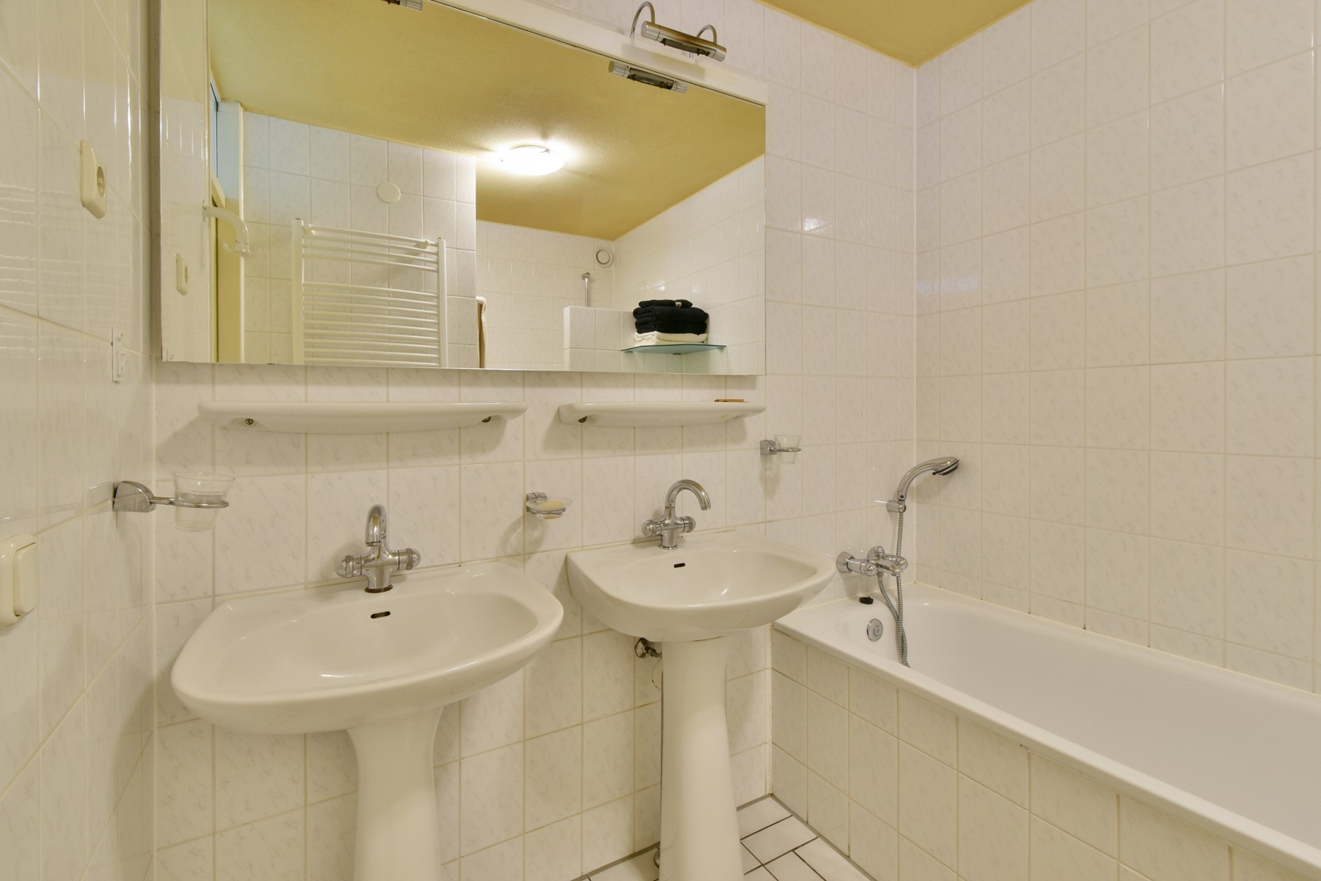 Tussenwoning te koop: Kroeskarper 6, Leiden