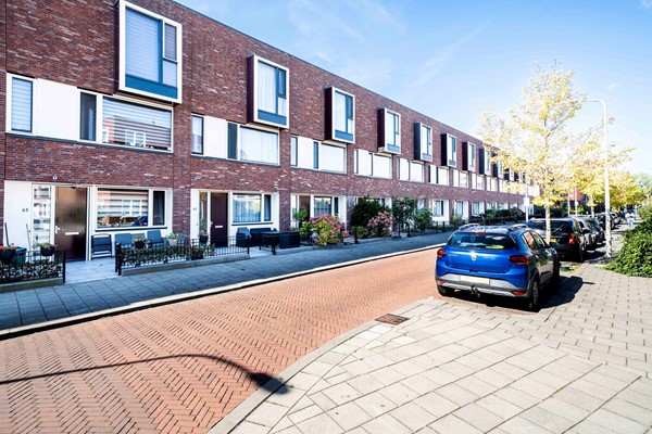 Te koop: Ruime eengezinswoning in rustige en kindvriendelijke buurt.