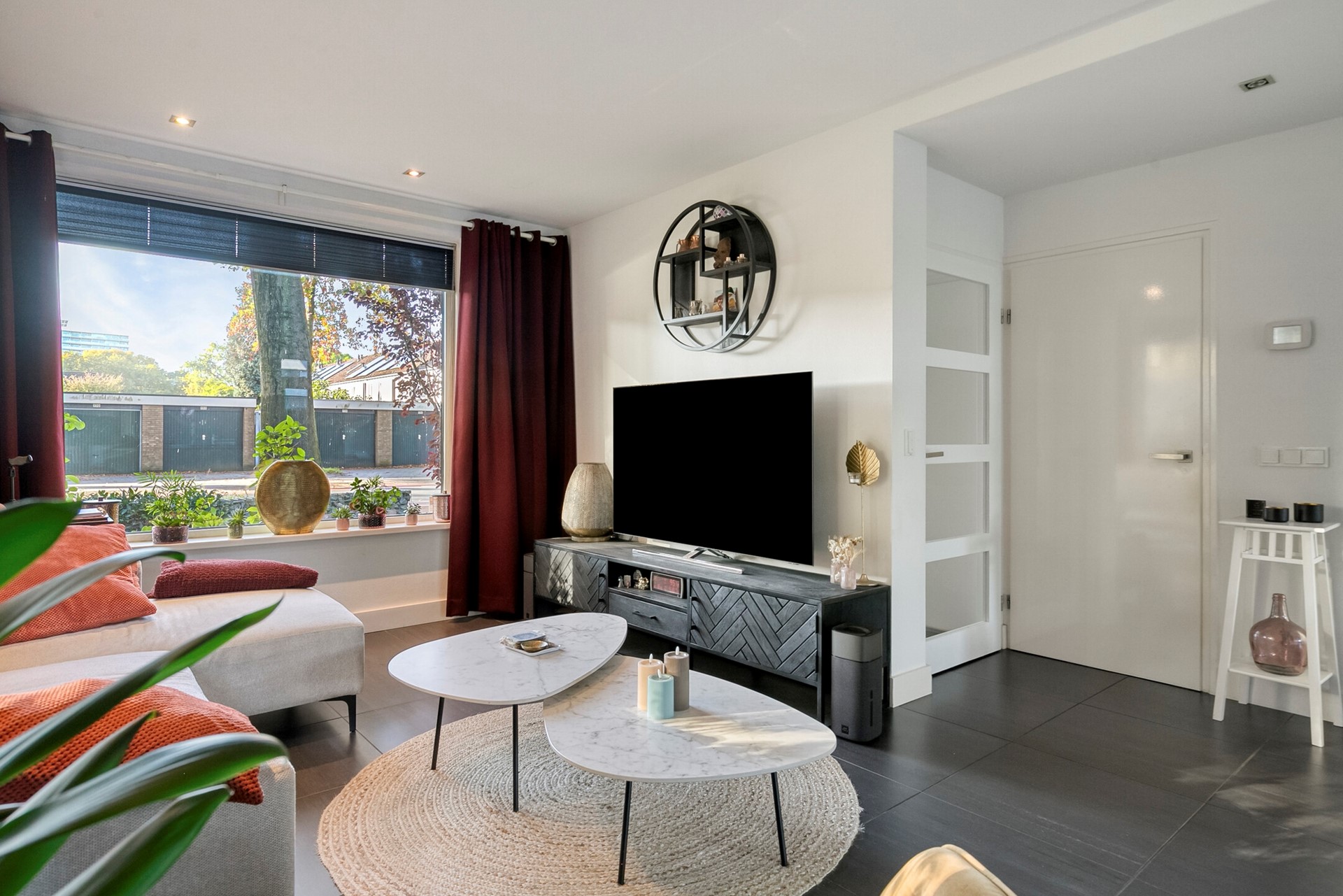 Tussenwoning te koop: Beethovenlaan 111, Tilburg