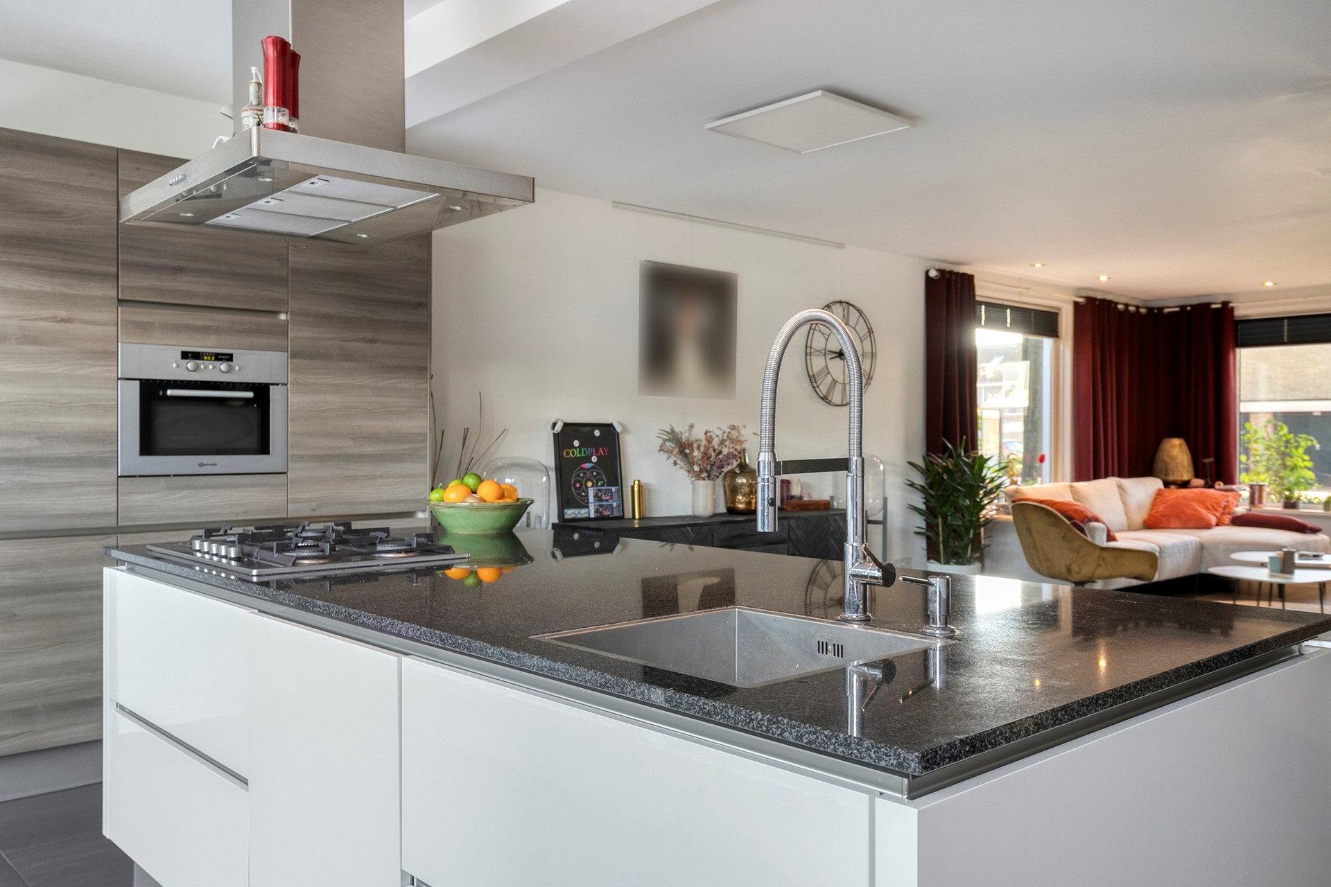 Tussenwoning te koop: Beethovenlaan 111, Tilburg