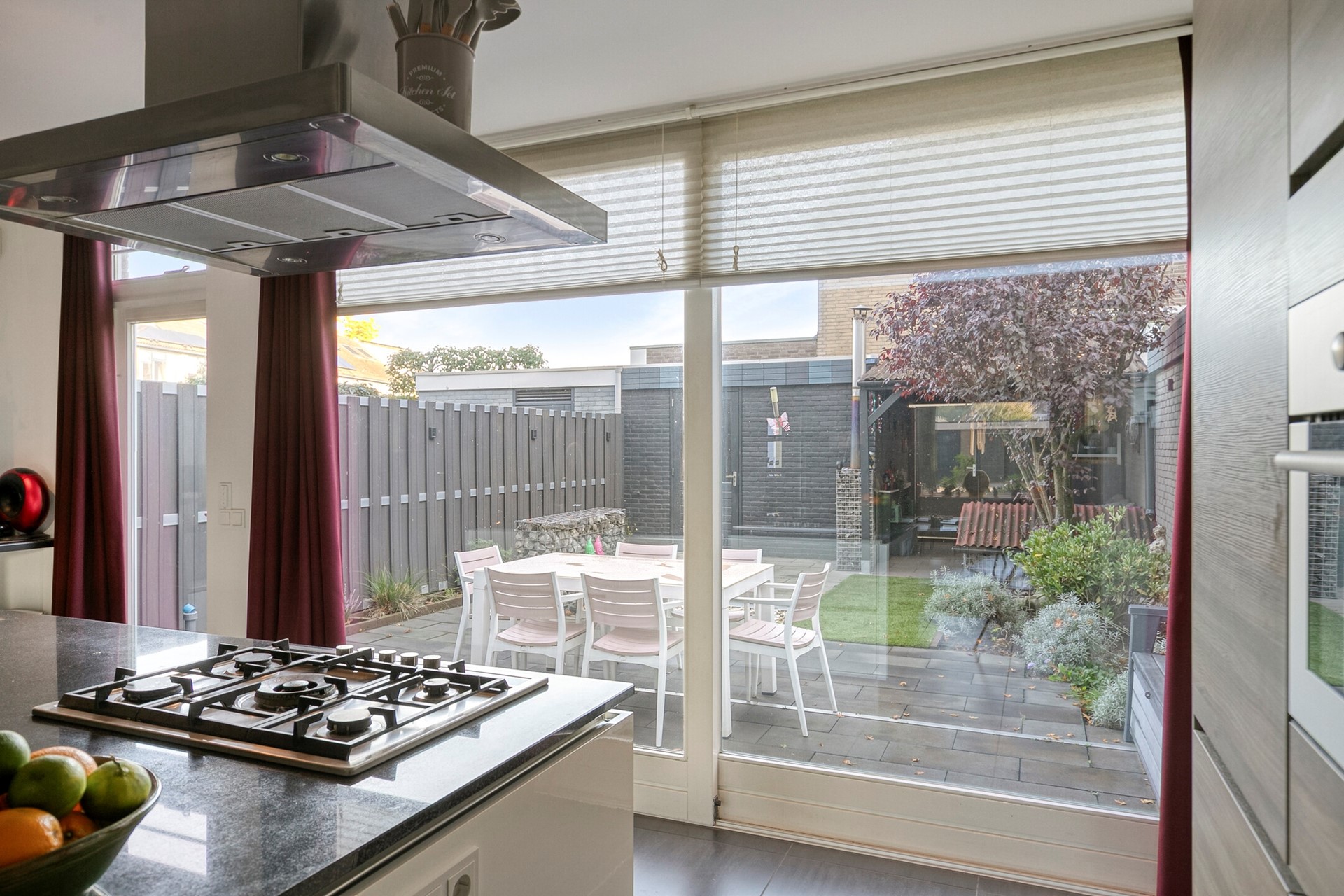 Tussenwoning te koop: Beethovenlaan 111, Tilburg
