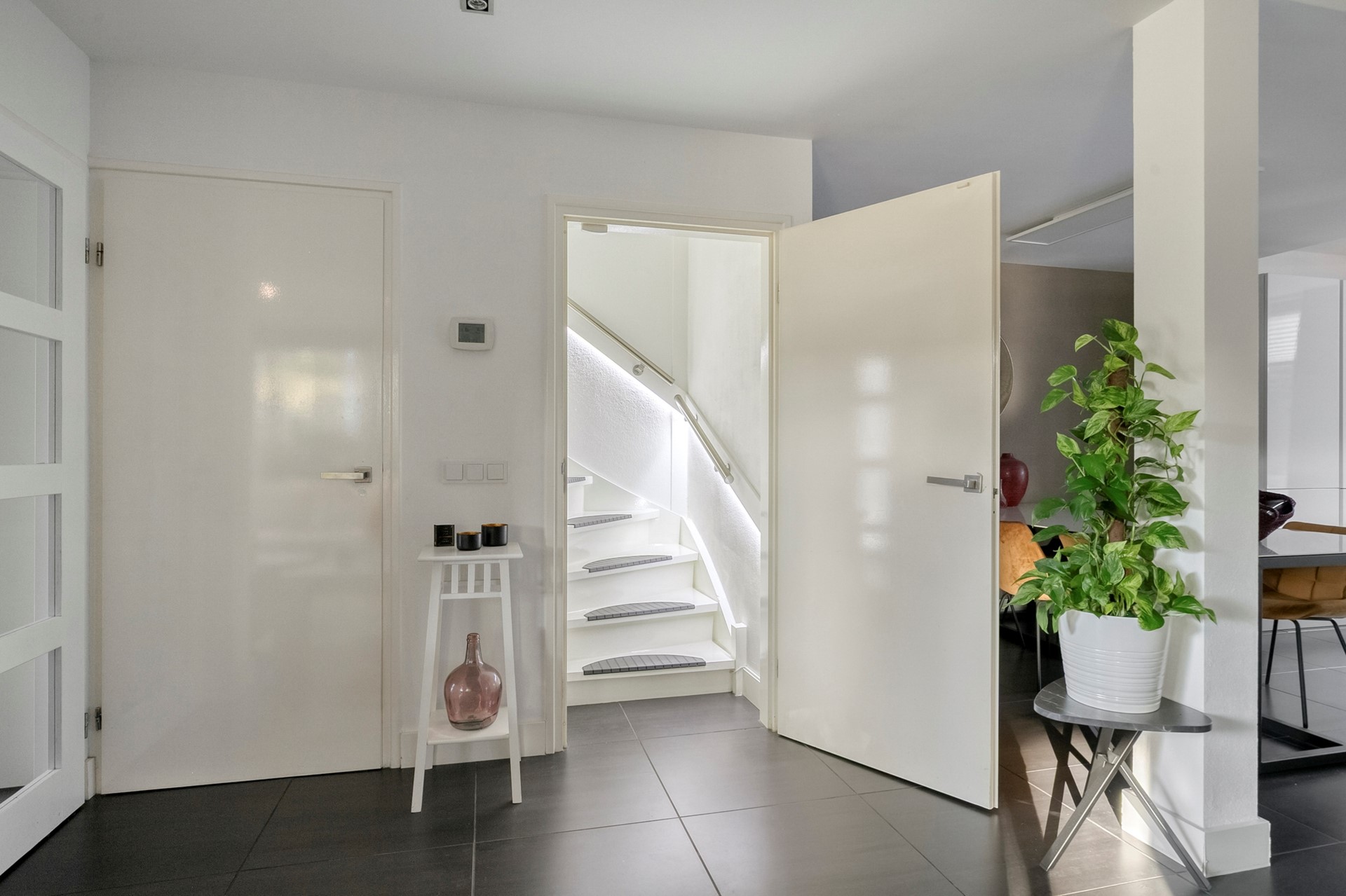Tussenwoning te koop: Beethovenlaan 111, Tilburg