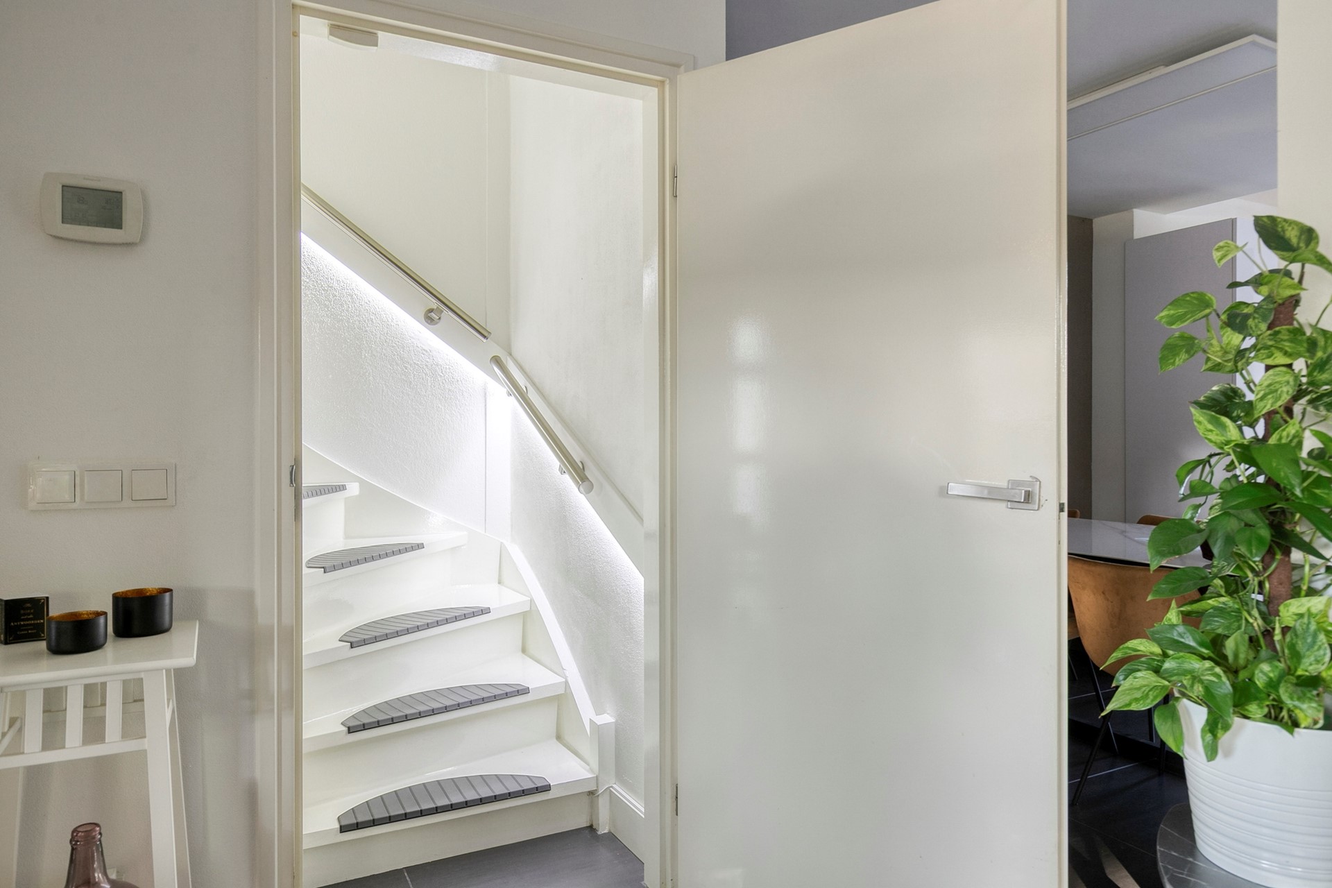 Tussenwoning te koop: Beethovenlaan 111, Tilburg
