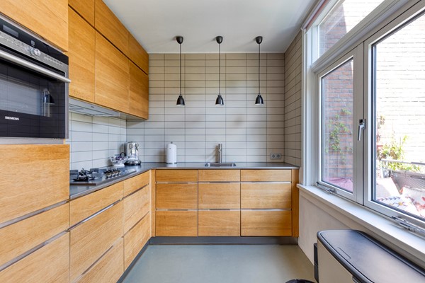 Medium property photo - Breitnerstraat 64A, 3015 XJ Rotterdam