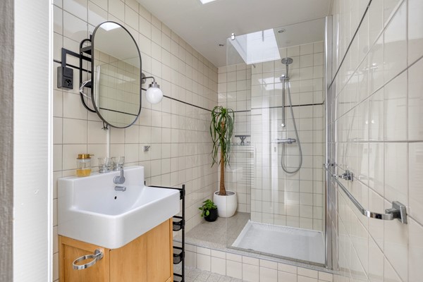 Medium property photo - Breitnerstraat 64A, 3015 XJ Rotterdam