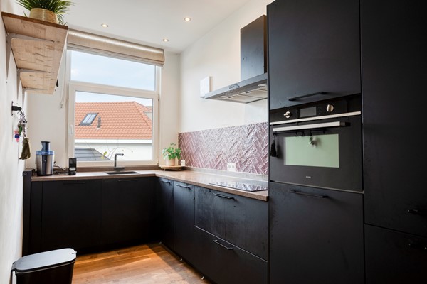 Medium property photo - Bergweg 147A, 3037 EG Rotterdam