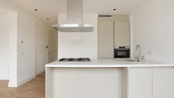 Medium property photo - Utrechtsedwarsstraat 99-3, 1017 WD Amsterdam