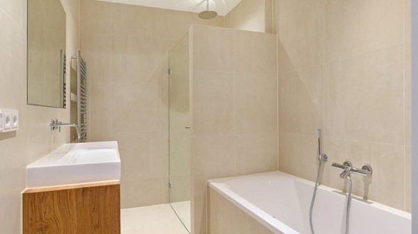 Medium property photo - Utrechtsedwarsstraat 99-3, 1017 WD Amsterdam