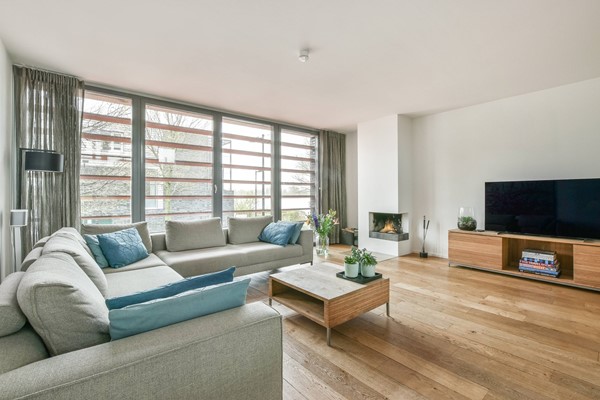 free-sector-houses for rent on Jan Olphert Vaillantlaan 101