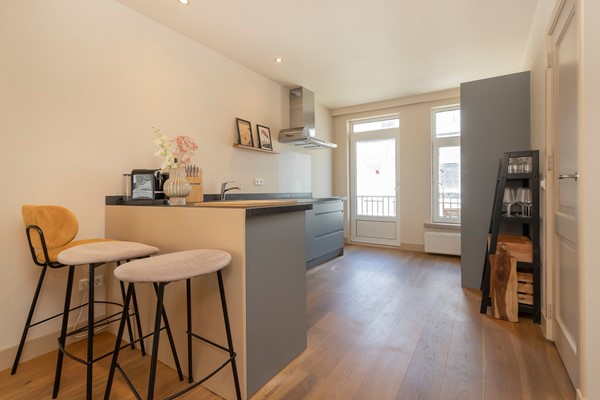 Medium property photo - Albert Cuypstraat, 1073 BD Amsterdam