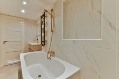 For sale: Sanderijnstraat 54-3, 1055 BW Amsterdam