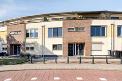 Te koop: Zeer luxe instapklare 5-kamerwoning met garage, tuin én dakterras! Perfect voor gezinnen, dubbele bewoning, thuiswerkers of praktijk aan huis!