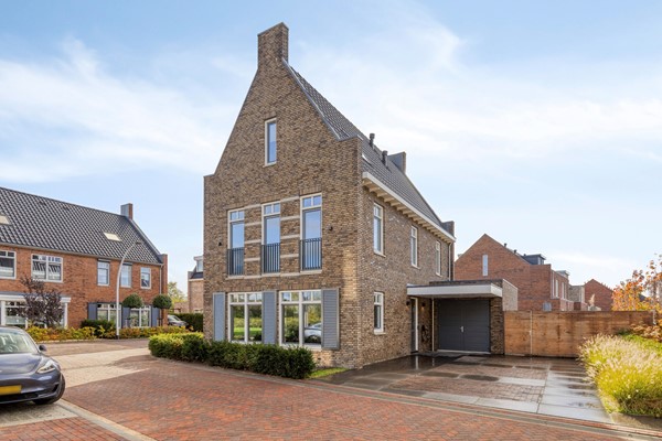 Te koop: Schitterende, zeer luxe afgewerkte vrijstaande villa met grote tuin, zeer luxe keuken, 5 riante slaapkamers, zeer luxe badkamer, garage en 4 parkeerplaatsen in de Volgerlanden, bouwjaar 2023.