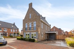 Te koop: Schitterende, zeer luxe afgewerkte vrijstaande villa met grote tuin, zeer luxe keuken, 5 riante slaapkamers, zeer luxe badkamer, garage en 4 parkeerplaatsen in de Volgerlanden, bouwjaar 2023.