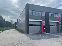 Te huur: HOEK-bedrijfsunit met kantoor op bedrijventerrein Dordtse Kil 3, bouwjaar 2022, met 2 eigen parkeerplaatsen en zeer goed geïsoleerd. 
