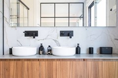 ROYAL SUITE BATHROOM (ADD COST).jpg
