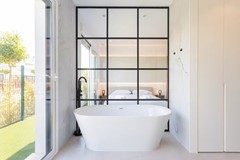 ROYAL SUITE BATHROOM 2 (ADD COST).jpg