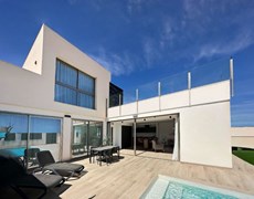 Verkocht: Sunset Beach Villa Lux - Los Belones 
3 bed 3 bad met zwembad en kelder met mogelijkheid tot extra kamer