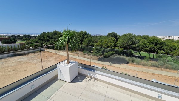 Medium property photo - Avenida Severiano Ballesteros 33, 03191 Pilar de la Horadada