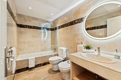Bathroom 1.jpg