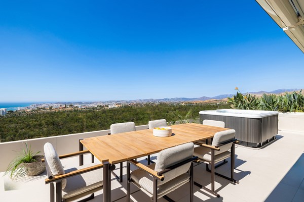 Medium property photo - Avenida 8 de Marzo 12V, 29640 Fuengirola