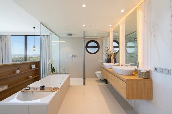 Medium property photo - Avenida 8 de Marzo 12V, 29640 Fuengirola