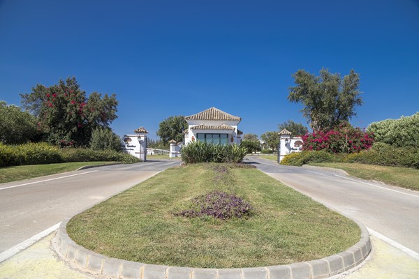 Medium property photo - Acros Gardens Golf Complex, Cádiz