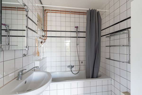 Medium property photo - Honingerdijk 17A 02, 3063 AH Rotterdam