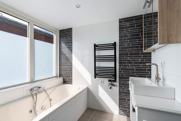 Medium property photo - Anthonie Camerlingstraat 35, 3312 EA Dordrecht