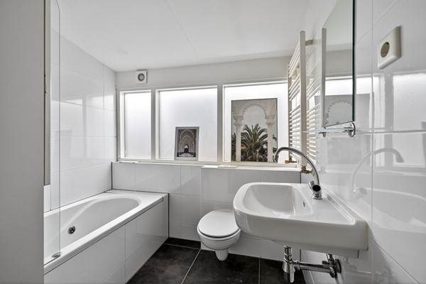 Medium property photo - Zwijndrechtsestraat 8, 3073 RN Rotterdam