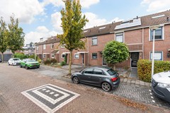 Onder bod: Meeuwenlaan 11, 2964 HA Groot-Ammers