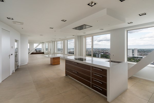 Medium property photo - Landverhuizersplein 151, 3072 MH Rotterdam