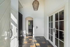 Onder bod: Lange Eendragtsweg 2, 3284 KL Zuid-Beijerland