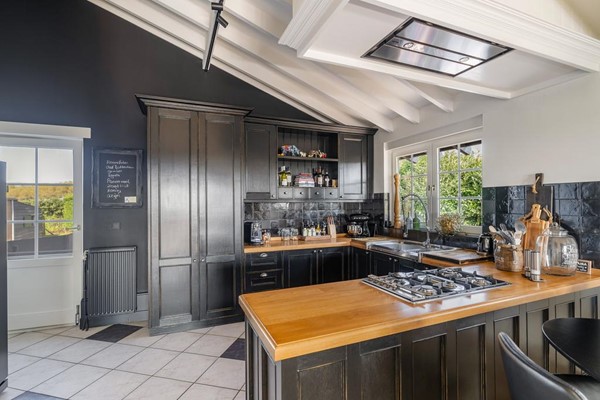 Medium property photo - Lange Eendragtsweg 2, 3284 KL Zuid-Beijerland