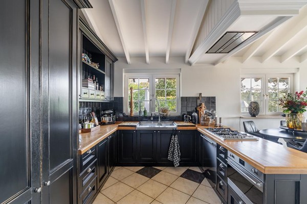 Medium property photo - Lange Eendragtsweg 2, 3284 KL Zuid-Beijerland