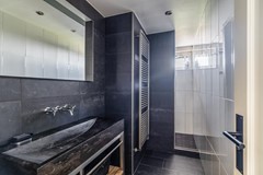 Onder bod: Lange Eendragtsweg 2, 3284 KL Zuid-Beijerland