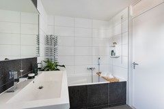 Onder bod: Zalmwater 45, 2993 DX Barendrecht