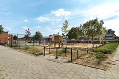 Onder bod: Zuidzijdsedijk 146, 3194 ND Hoogvliet Rotterdam