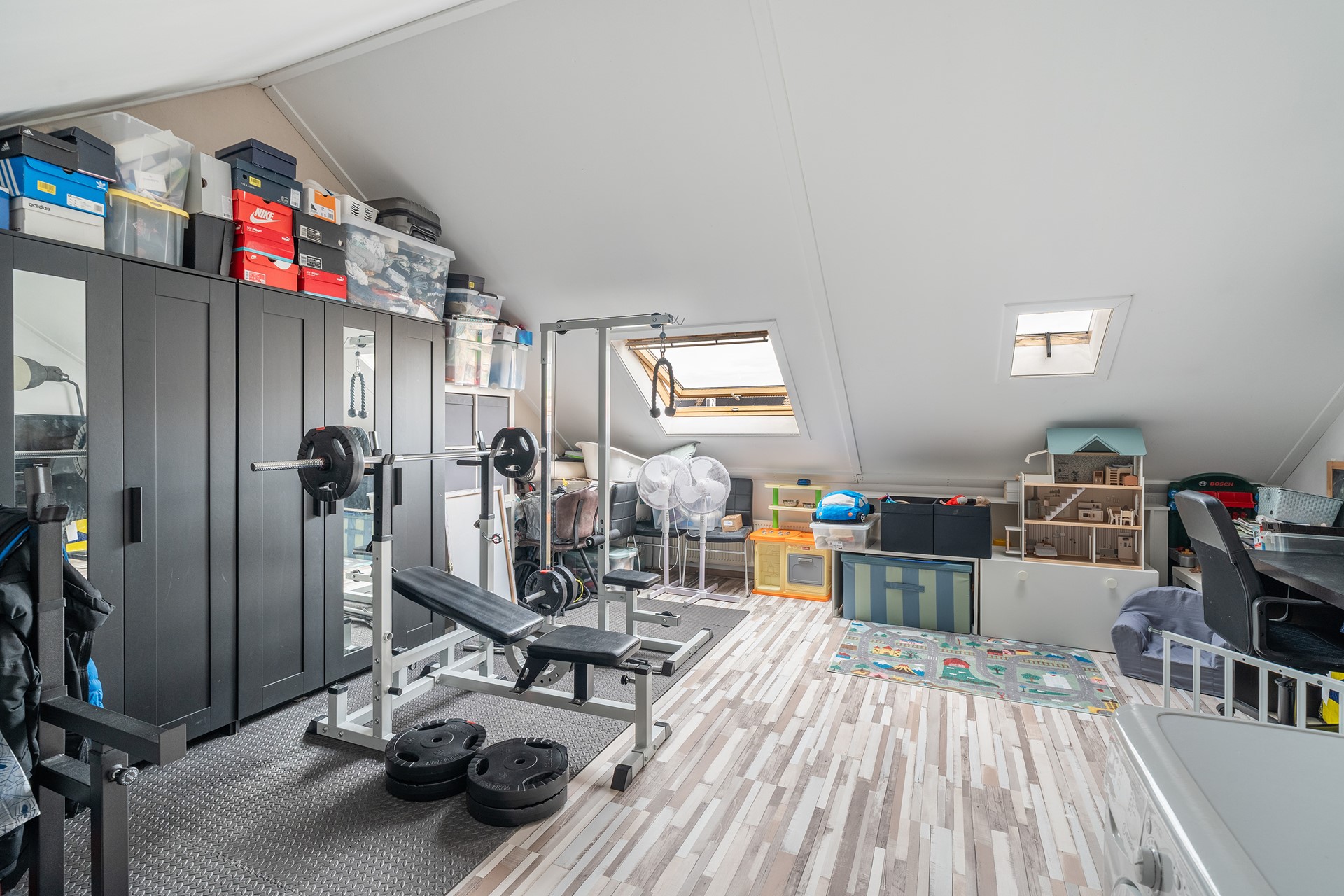 Tussenwoning te koop: Muizenburg 12, Barendrecht