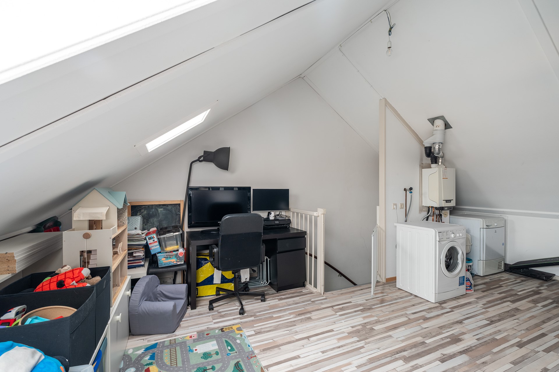 Tussenwoning te koop: Muizenburg 12, Barendrecht