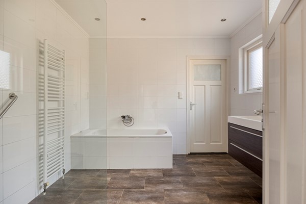 Medium property photo - Burgerhoutsestraat 150, 4702 BH Roosendaal