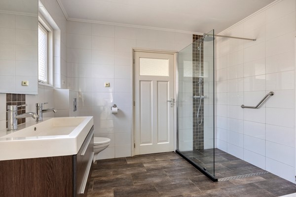Medium property photo - Burgerhoutsestraat 150, 4702 BH Roosendaal